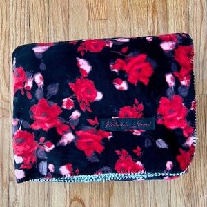 Victoria's Secret Floral sherpa Trow blanket